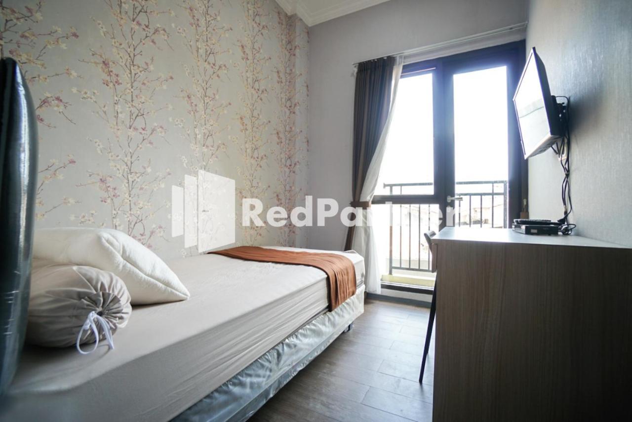 Hotel Toba Mansion Syariah Near Benhil Redpartner Giacarta Esterno foto