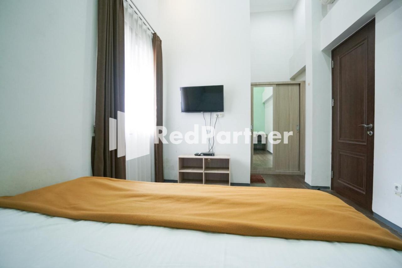 Hotel Toba Mansion Syariah Near Benhil Redpartner Giacarta Esterno foto