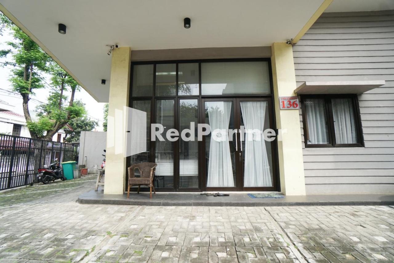 Hotel Toba Mansion Syariah Near Benhil Redpartner Giacarta Esterno foto