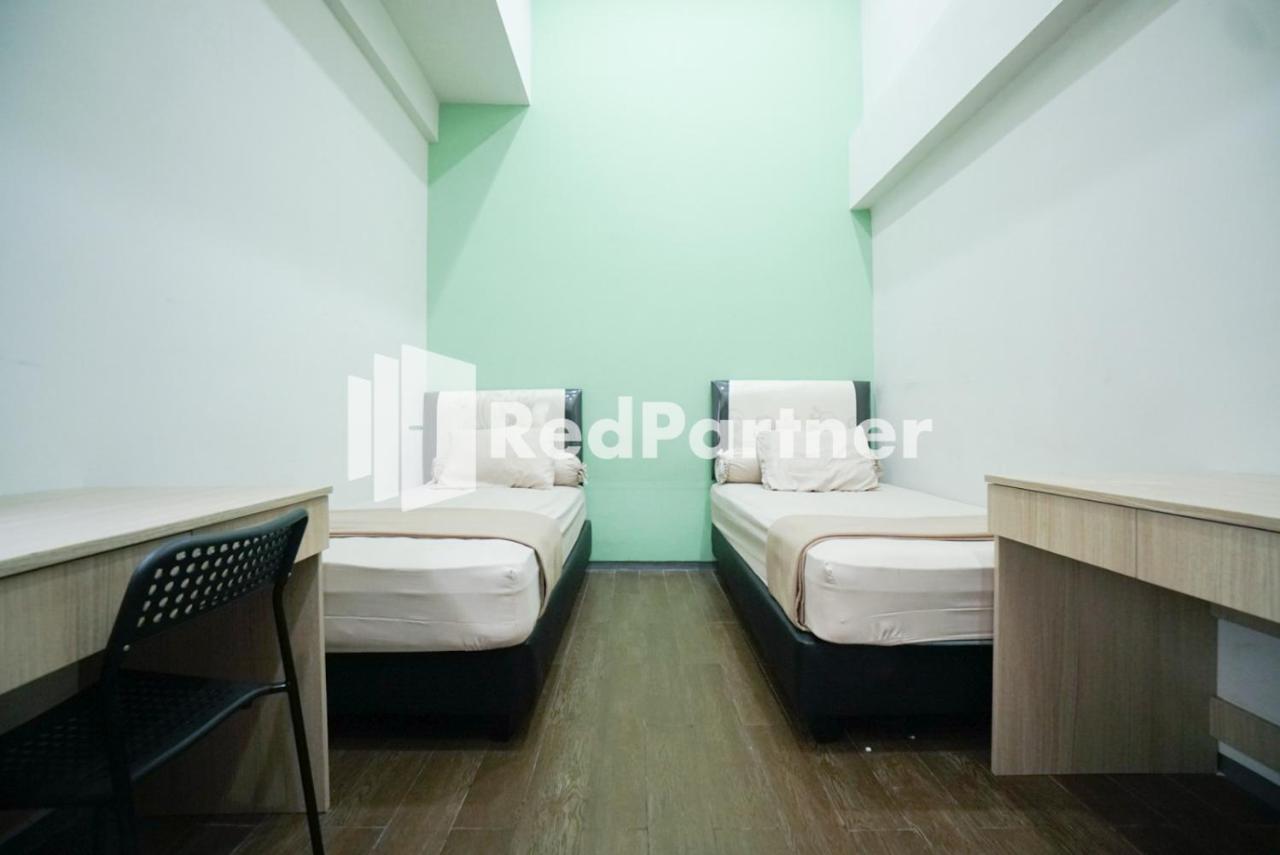 Hotel Toba Mansion Syariah Near Benhil Redpartner Giacarta Esterno foto
