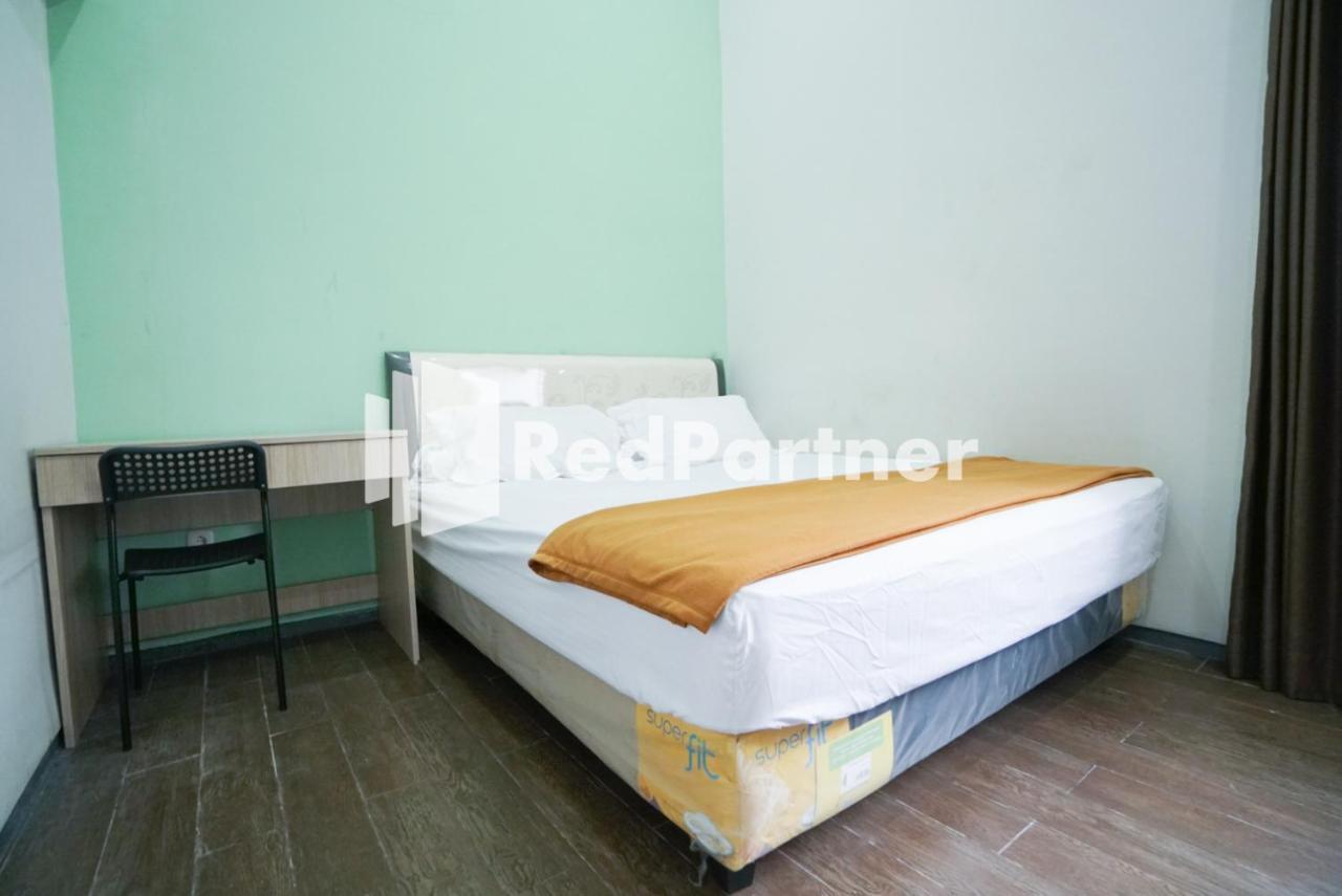 Hotel Toba Mansion Syariah Near Benhil Redpartner Giacarta Esterno foto