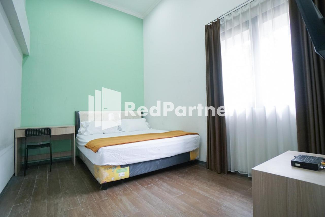 Hotel Toba Mansion Syariah Near Benhil Redpartner Giacarta Esterno foto