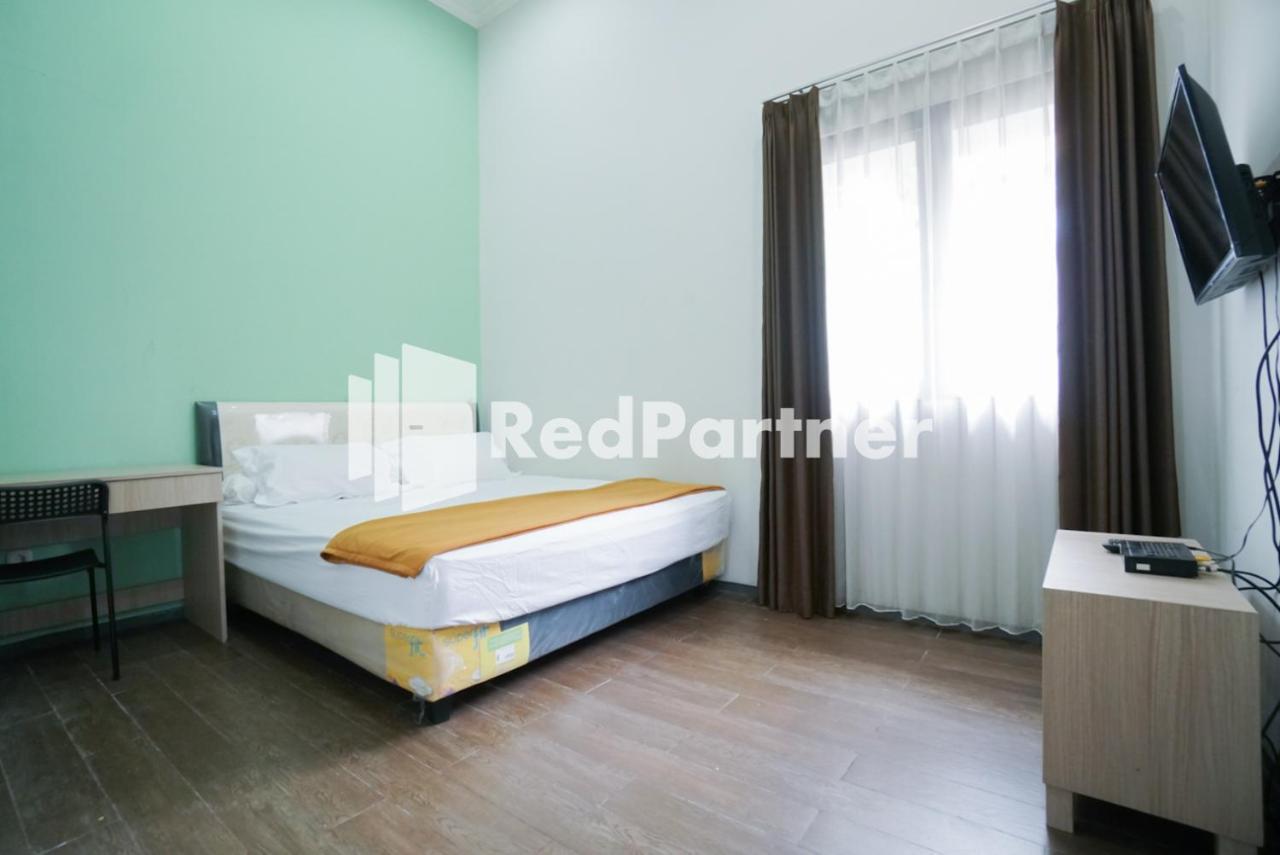 Hotel Toba Mansion Syariah Near Benhil Redpartner Giacarta Esterno foto