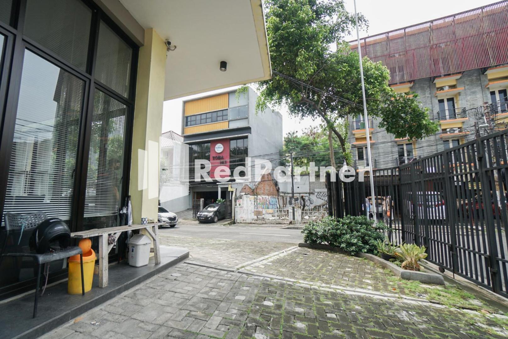 Hotel Toba Mansion Syariah Near Benhil Redpartner Giacarta Esterno foto